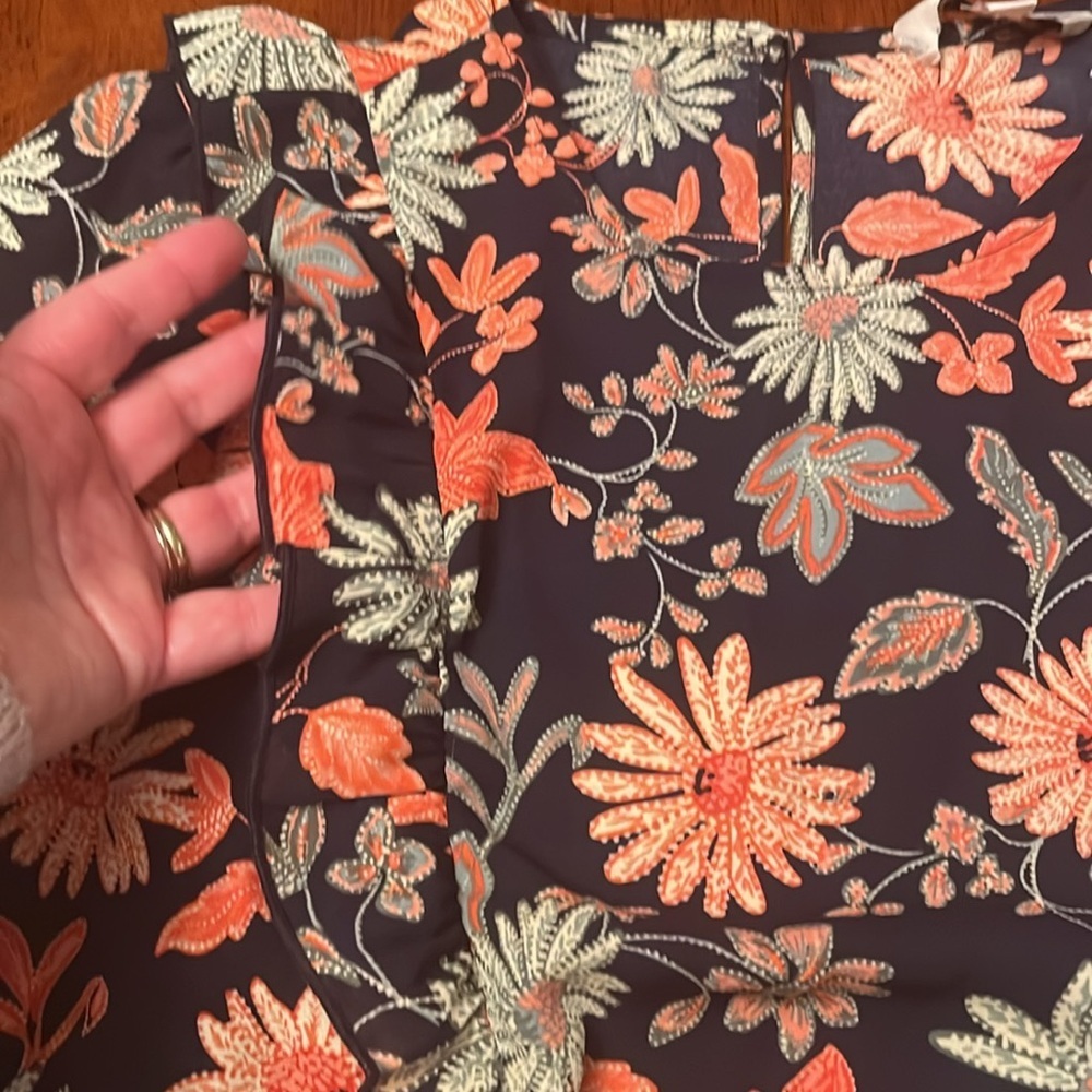 Nanette Lepore Floral Long Sleeve Blouse with ruffle detail size Medium - Picture 4 of 8